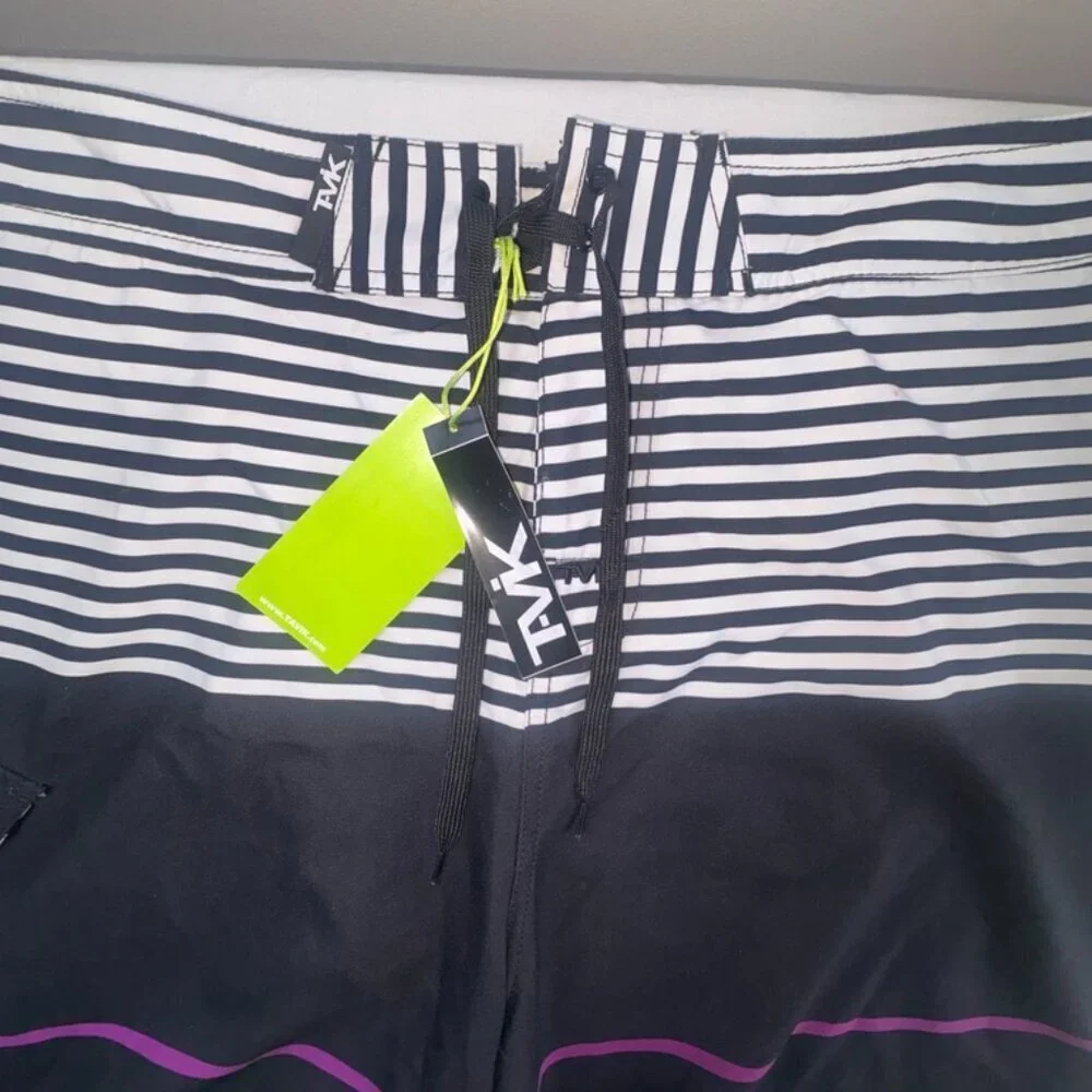 NEW NWT Tavik Swimsuit Board Shorts for Men size 38 Surf Beach Vacation Outdoor